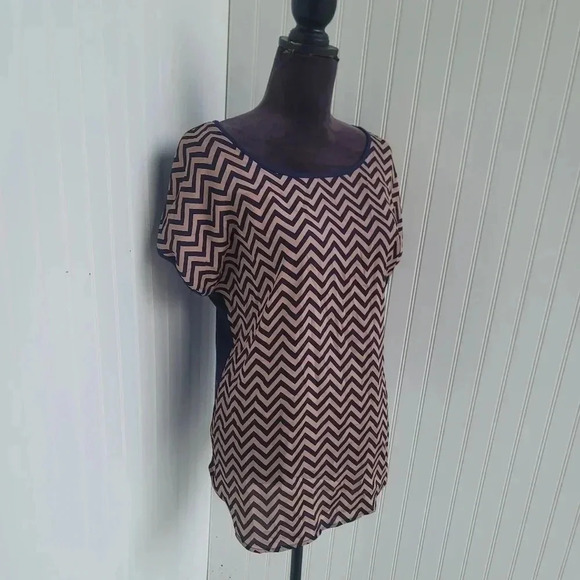 NWT Espresso Shirt Women's Blue Pink Zigzag Chevron Blouse Stretch Sz XL - Picture 6 of 8